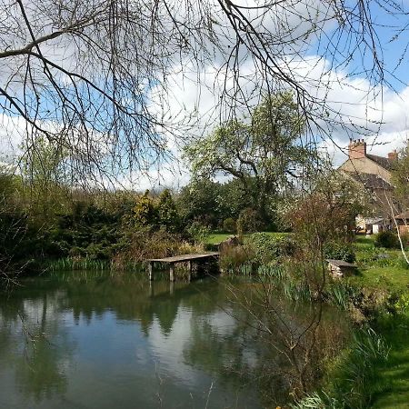 Bed and Breakfast Upper Wood End Farm Marston Moreteyne Esterno foto