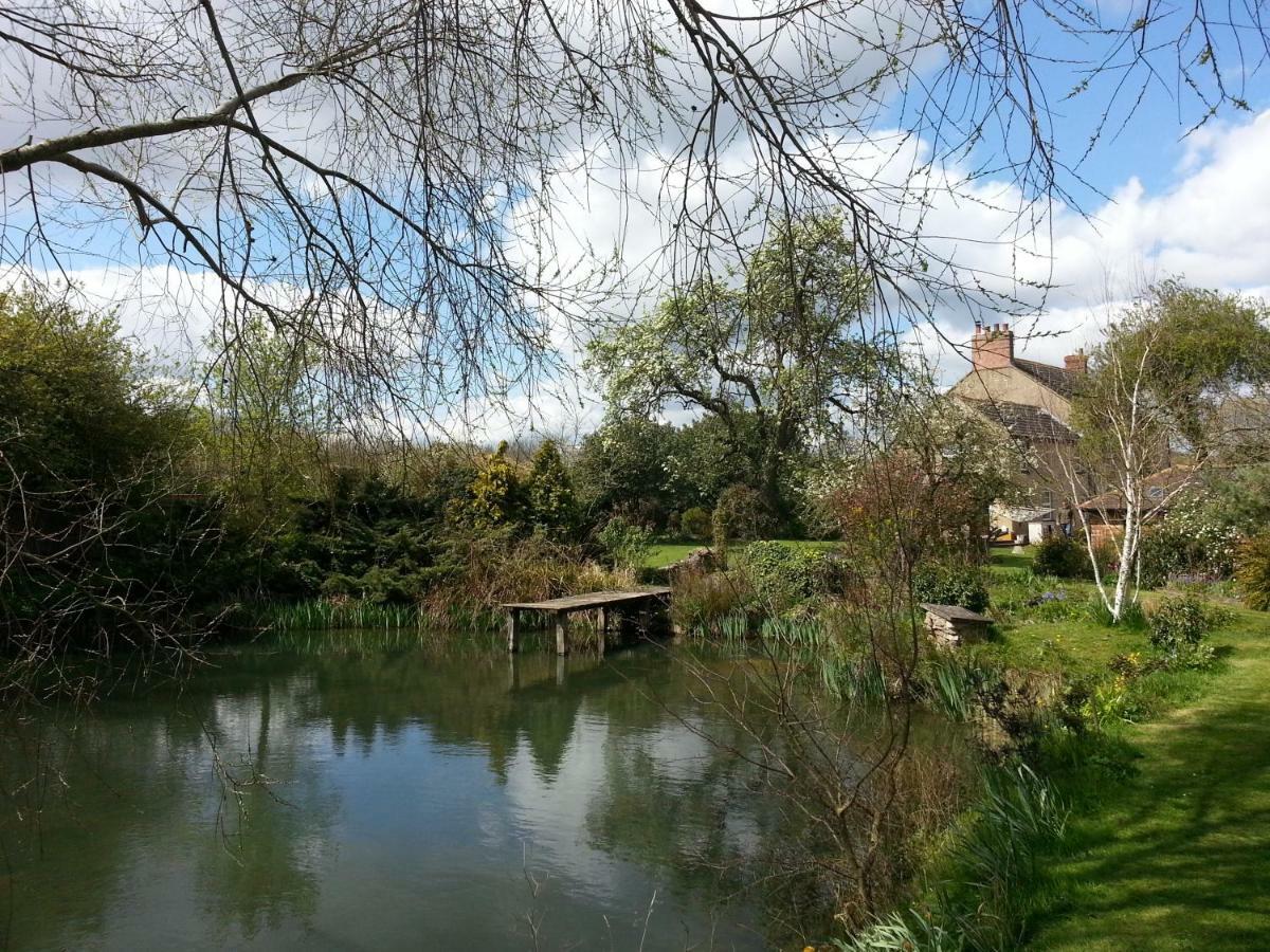 Bed and Breakfast Upper Wood End Farm Marston Moreteyne Esterno foto