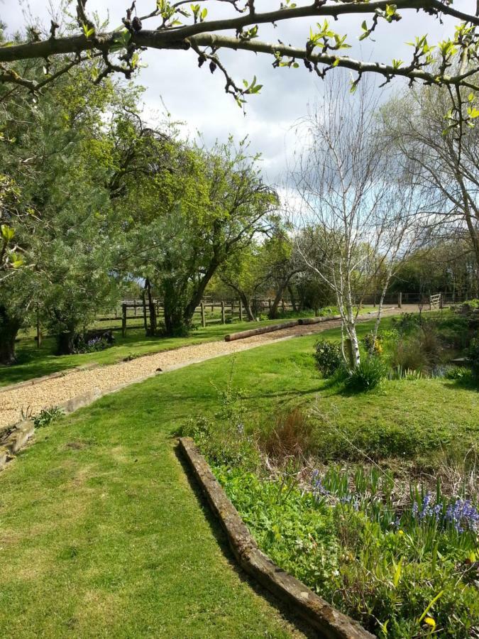 Bed and Breakfast Upper Wood End Farm Marston Moreteyne Esterno foto